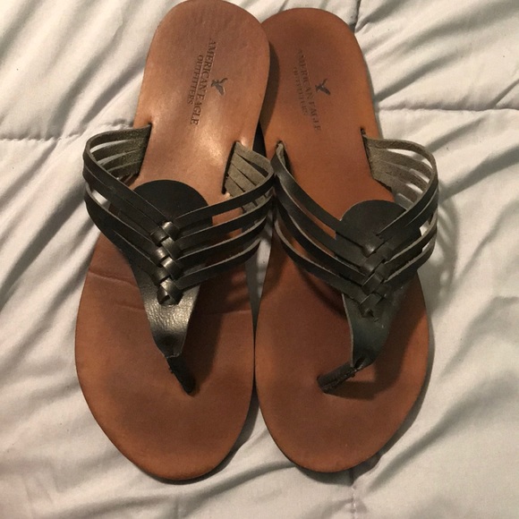 American Eagle Outfitters Shoes - American eagle women’s flip flop